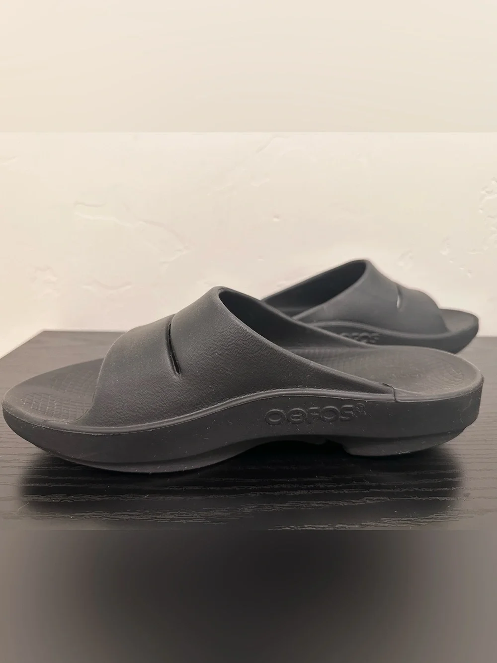 Oofos OOahh Men’s Recovery Slide - Black